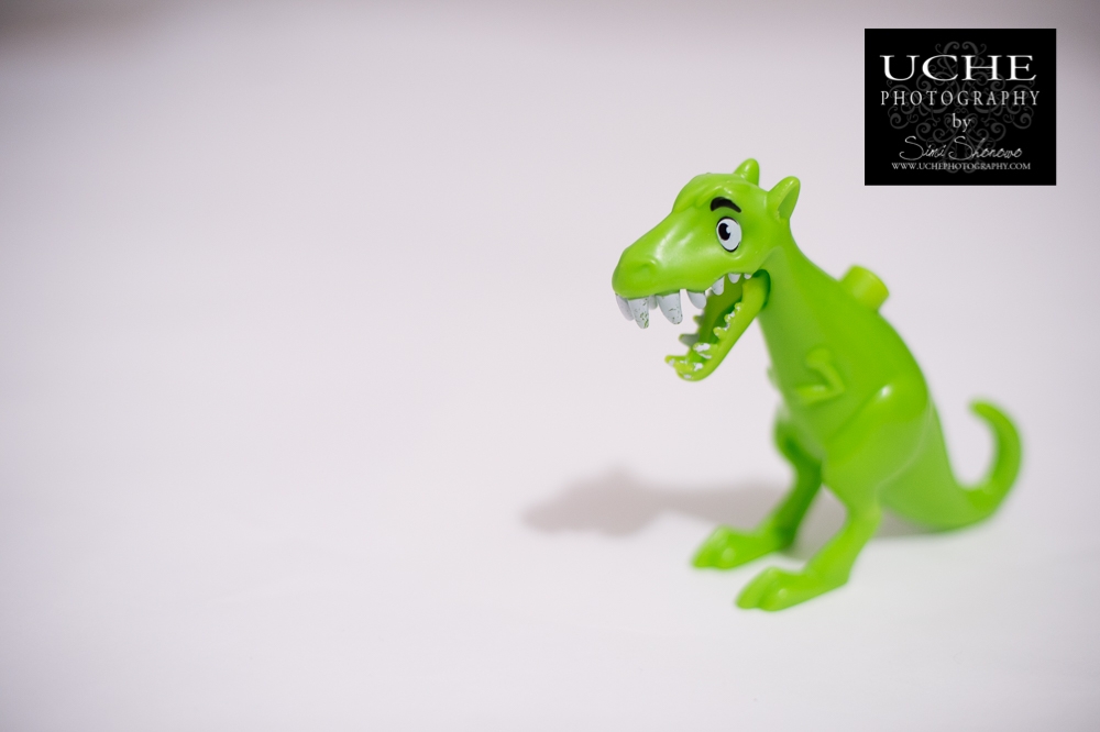 20161205.340.365.dinosaur on white